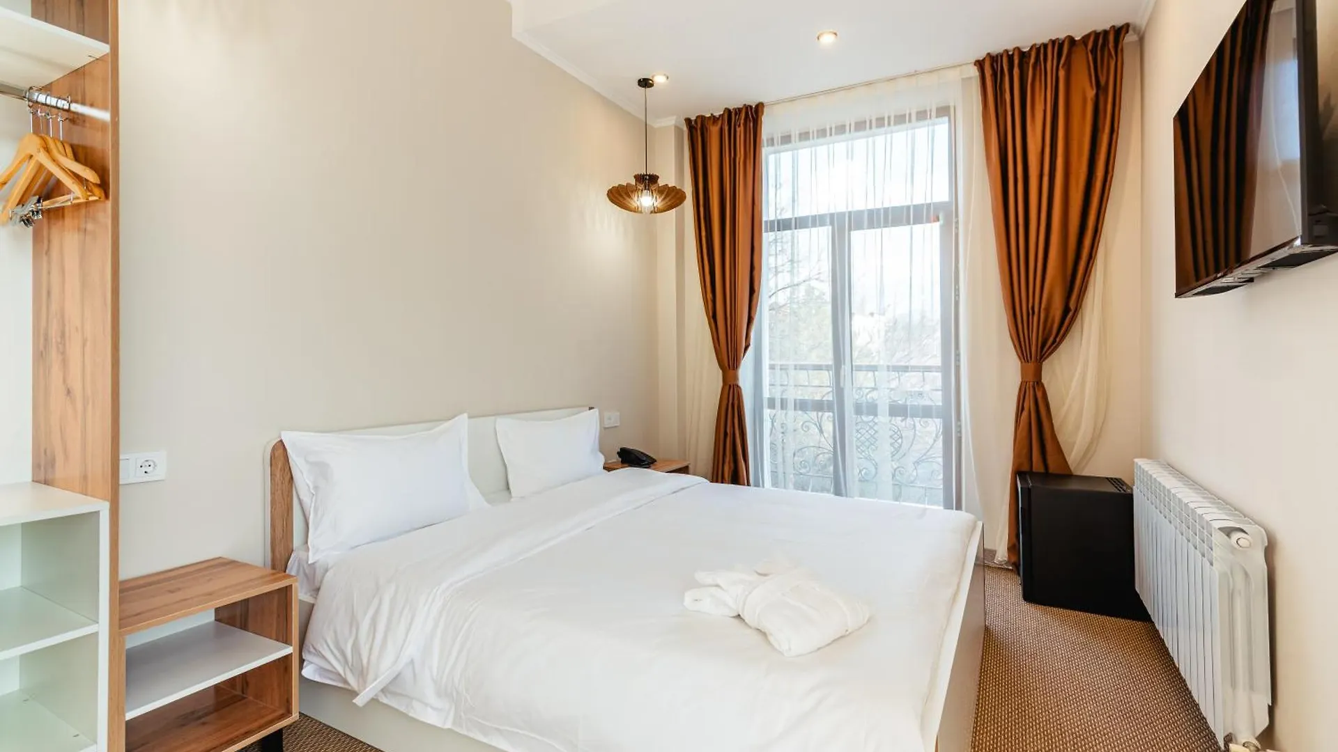 Aykun Hotel Almaty 4*,